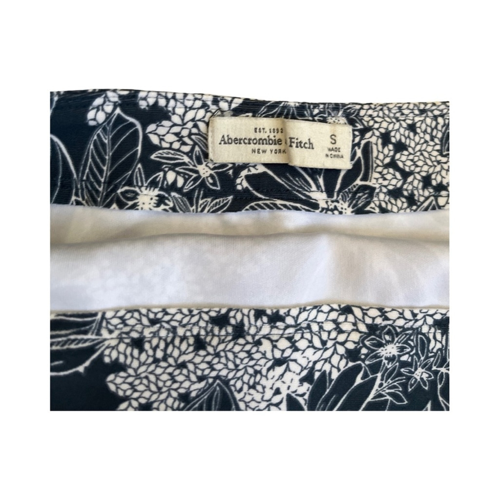 Abercrombie & Fitch Floral Wrap Skirt - size S - Picture 4 of 4
